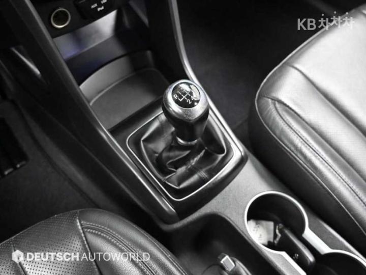 Hyundai i30 New 2.0 GDi Dspec A/ T 10