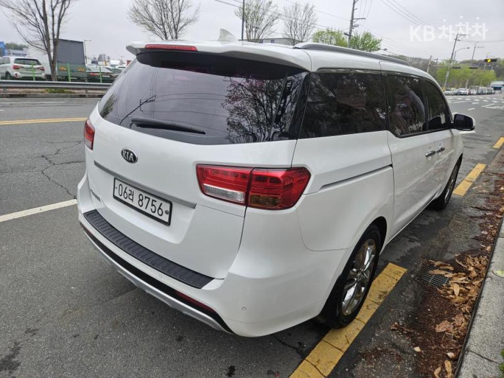 2018 - kia carnival