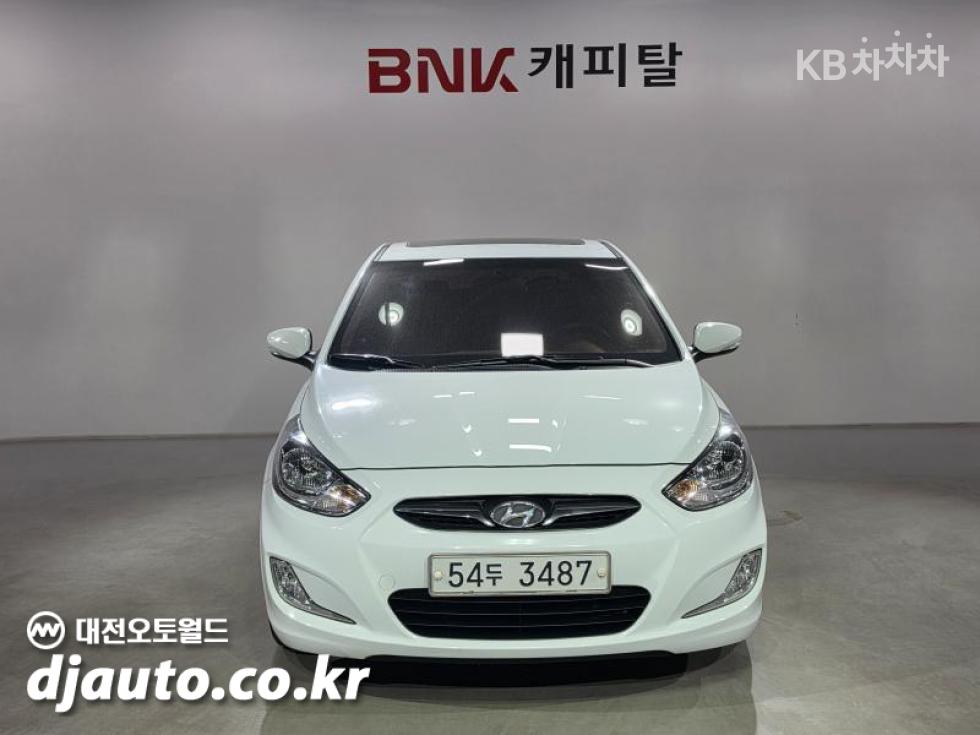 2012 - hyundai accent