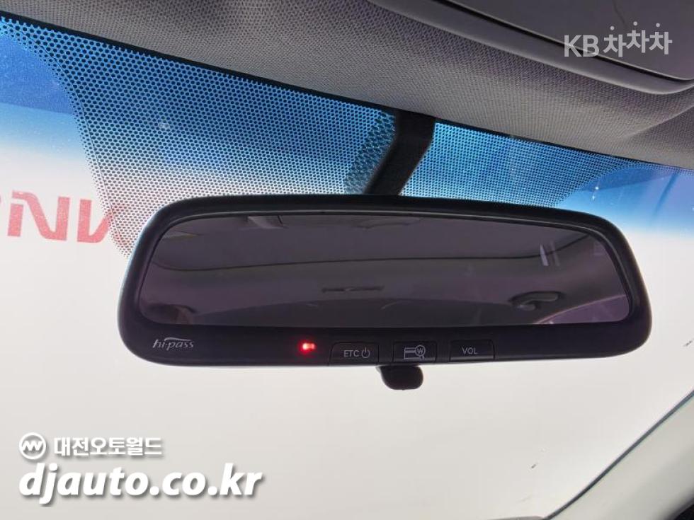 2012 - hyundai accent