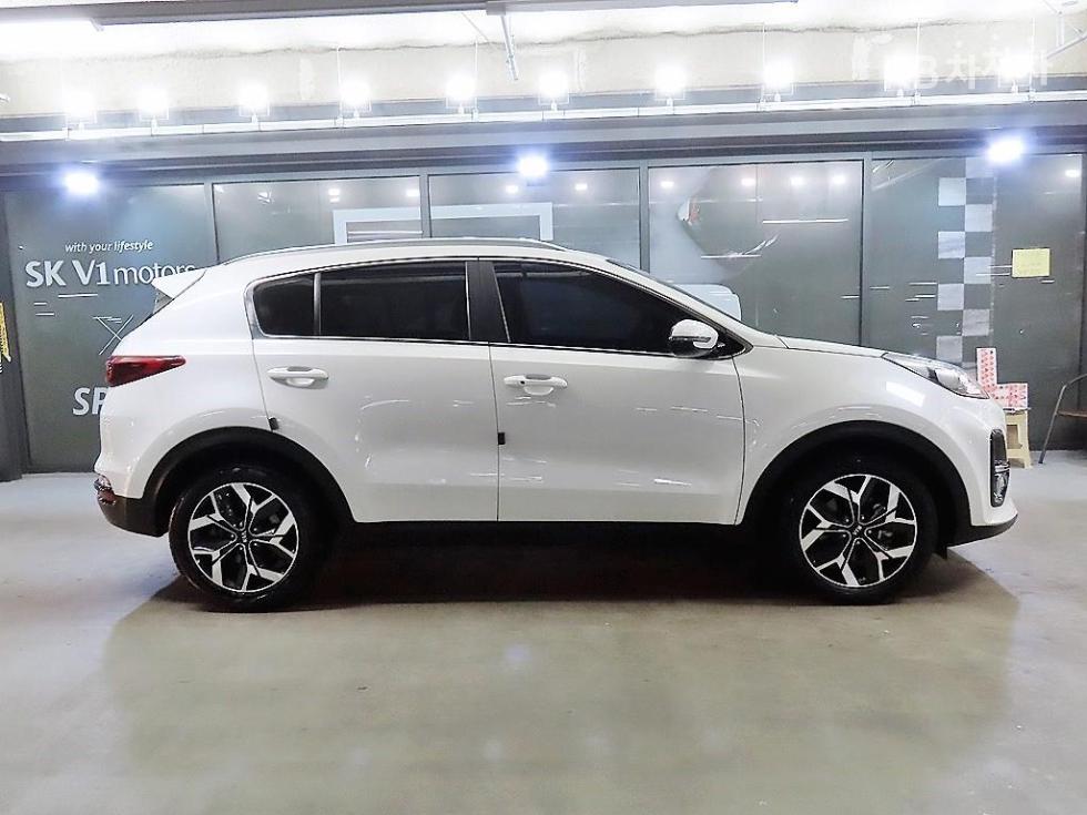 2021 - kia sportage