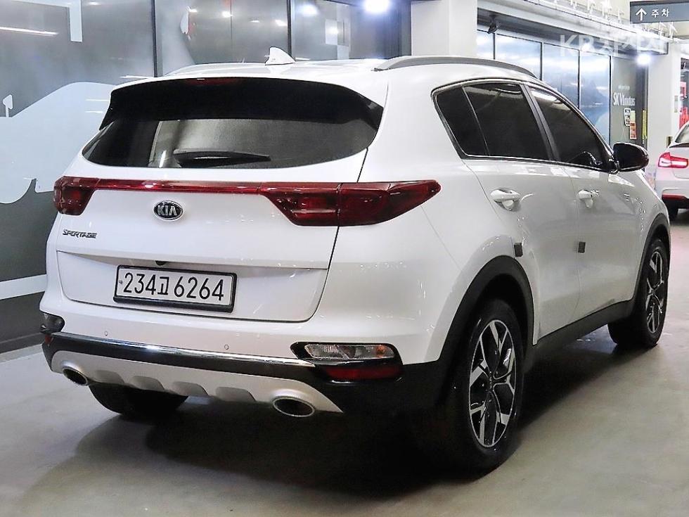 2021 - kia sportage