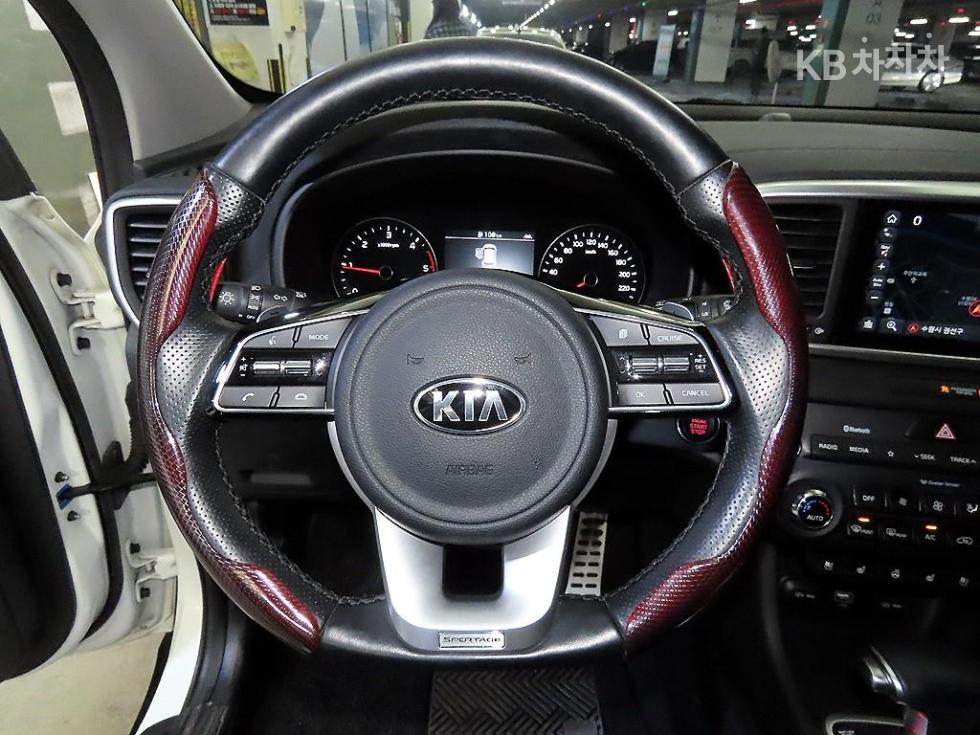 2021 - kia sportage