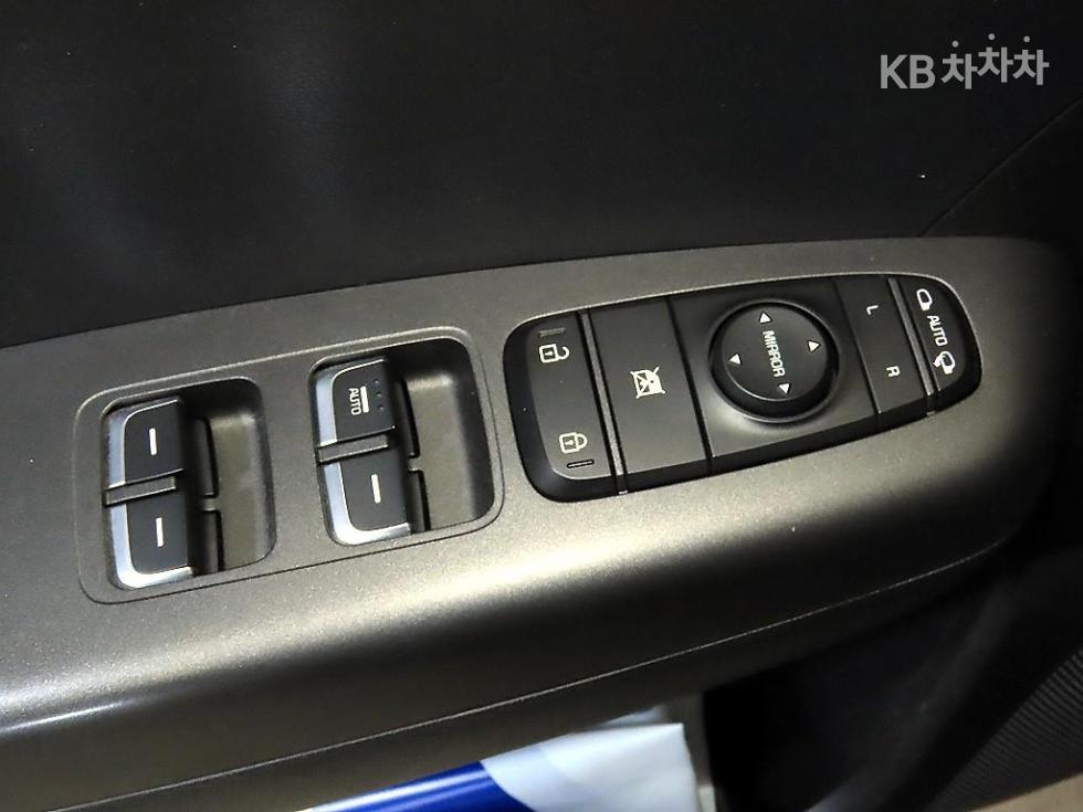 2021 - kia sportage