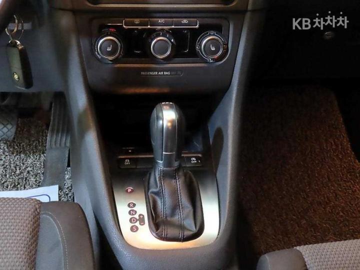 Volkswagen Golf 1.6 TDI BMT Style Edition MK6 2011-2013 10