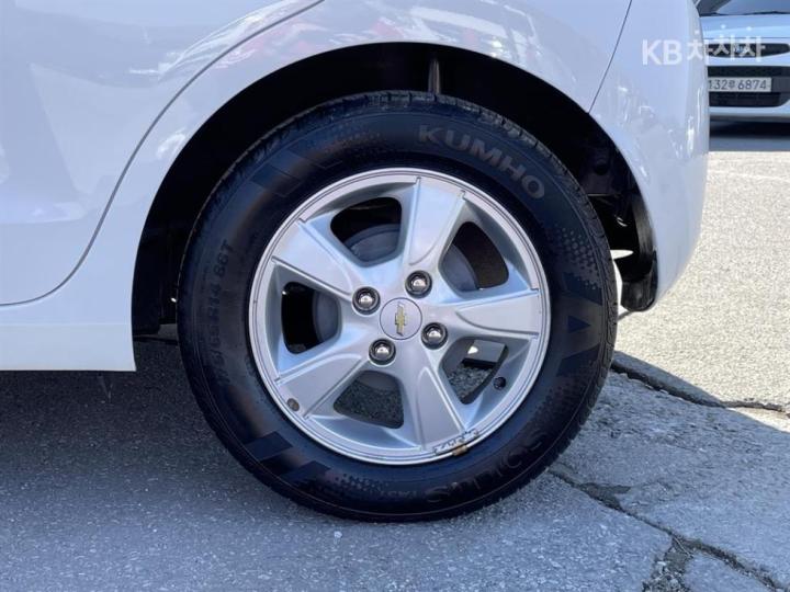 Chevrolet Spark LT Base Type 8