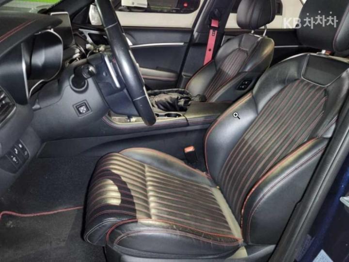 Genesis G70 SPORT 3.3T SPORT Advanced 8