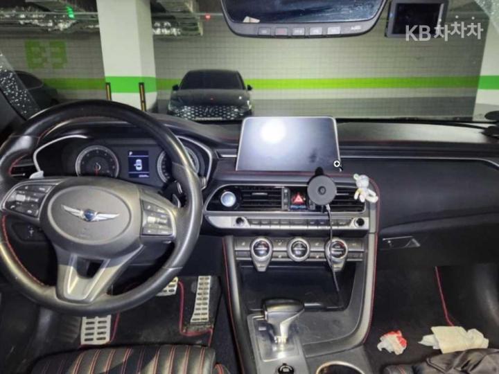 Genesis G70 SPORT 3.3T SPORT Advanced 9