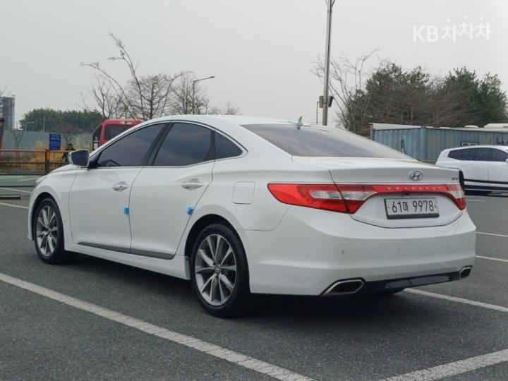 Hyundai Grandeur HG HG240 Modern 5
