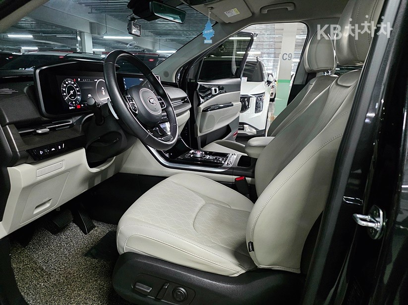 2021 - kia carnival