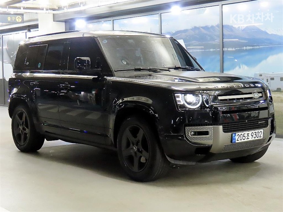 2022 Land Rover (L663) photo