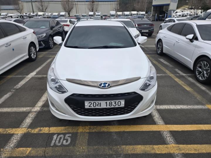 Hyundai Sonata Hybrid 2.0 Premium 3