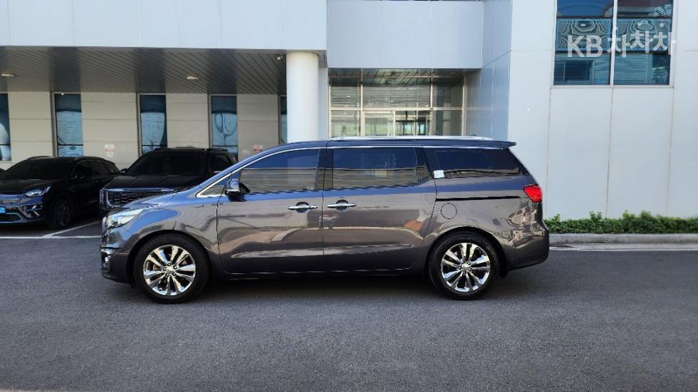 2017 - kia carnival