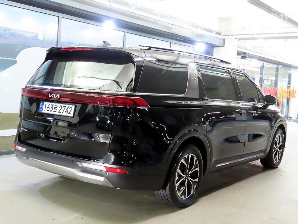 2023 Kia 4 photo