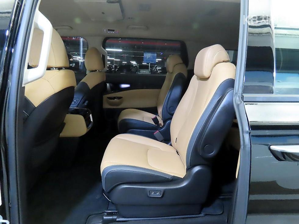 2023 Kia 4 photo