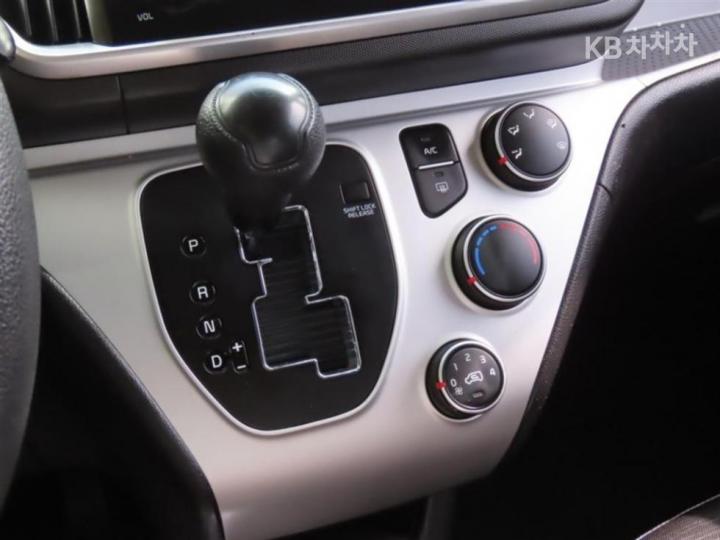 Kia Ray Van 1.0 Gasoline Van Prestige 7