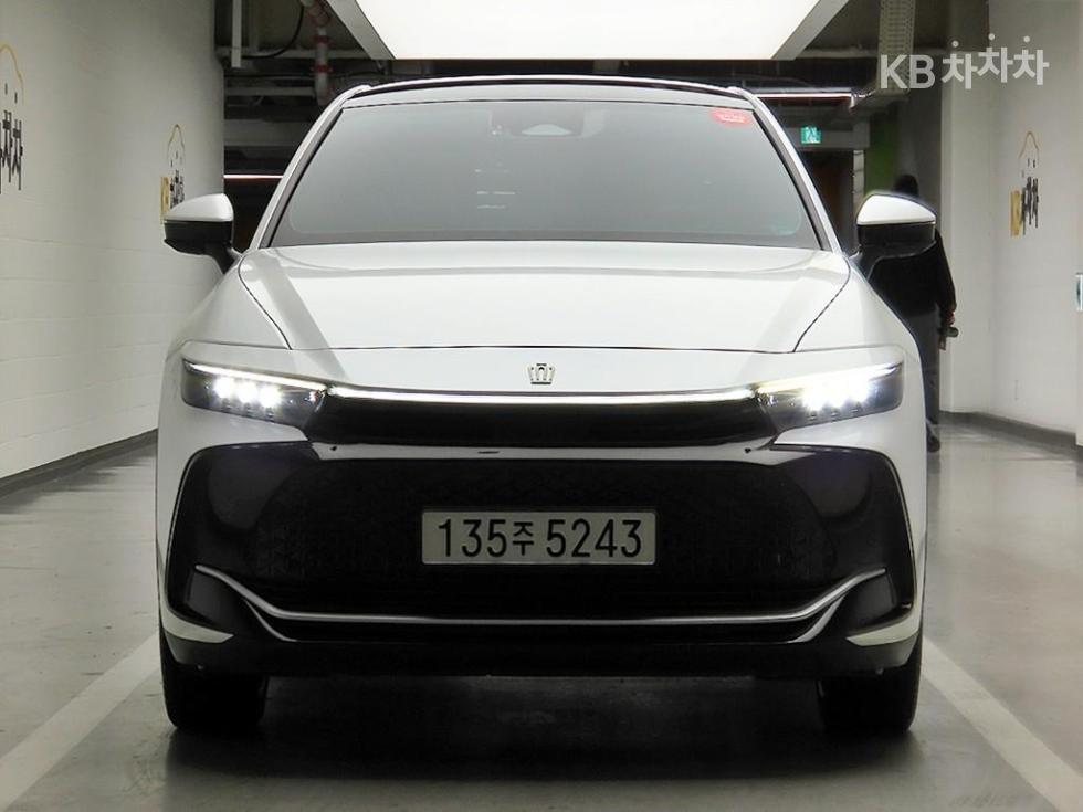 2023 toyota crown
