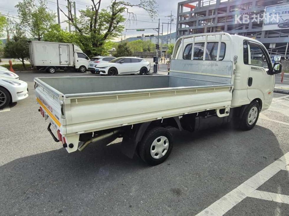 2013 - kia bongo iii