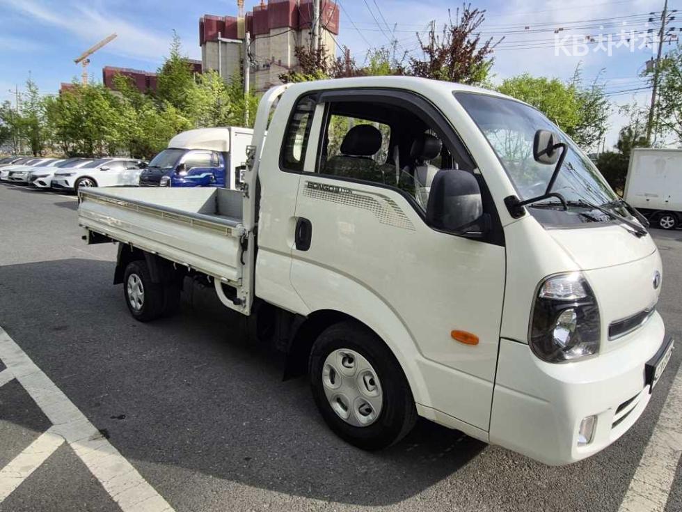 2013 - kia bongo iii
