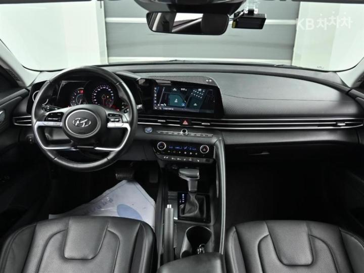 Hyundai Avante CN7 1.6 Gasoline Modern 8