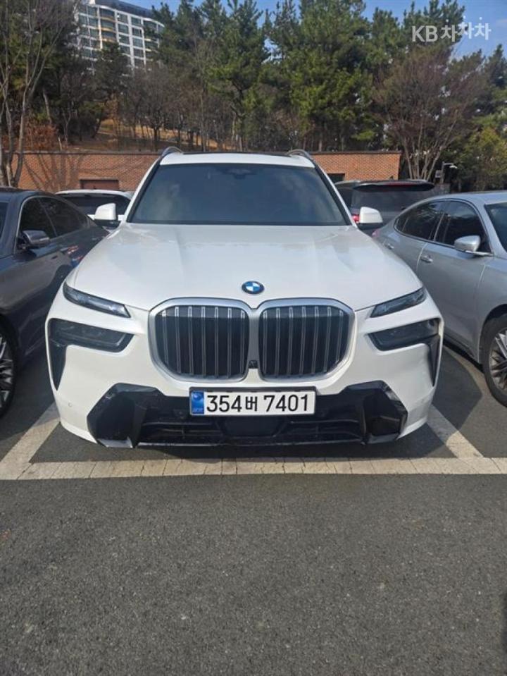 BMW X7 — miniaturë 2