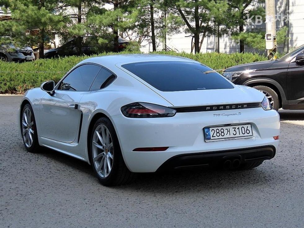2020 - porsche cayman