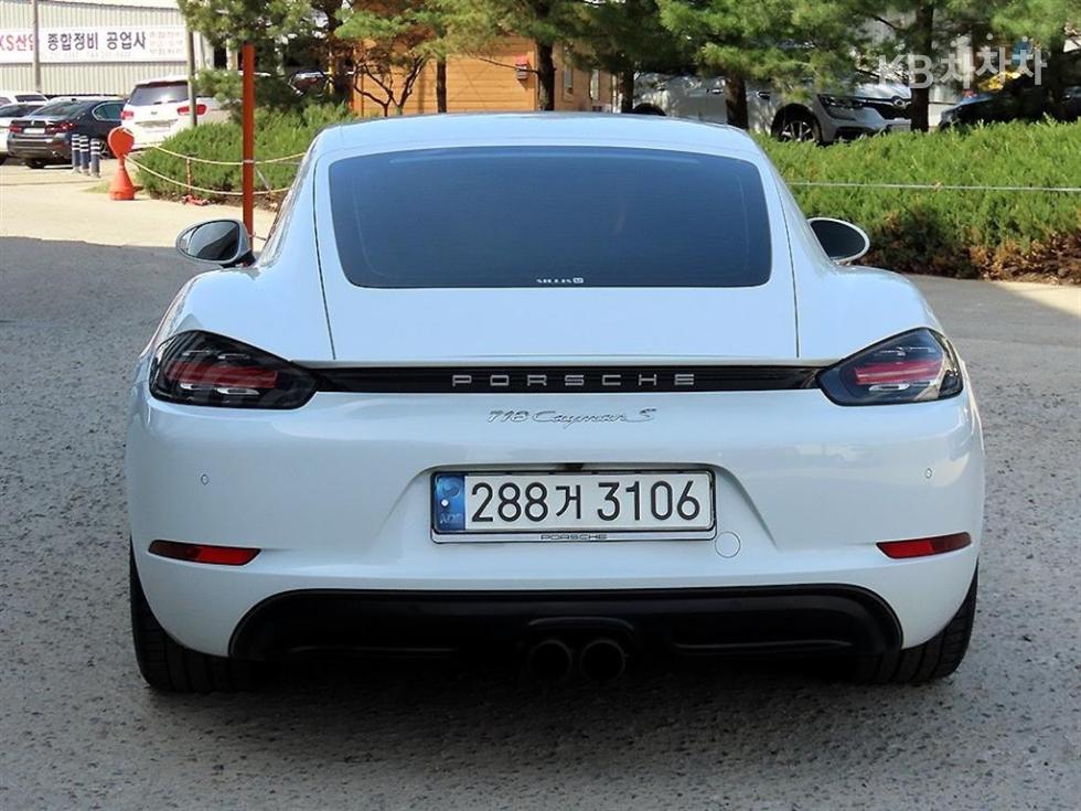2020 - porsche cayman