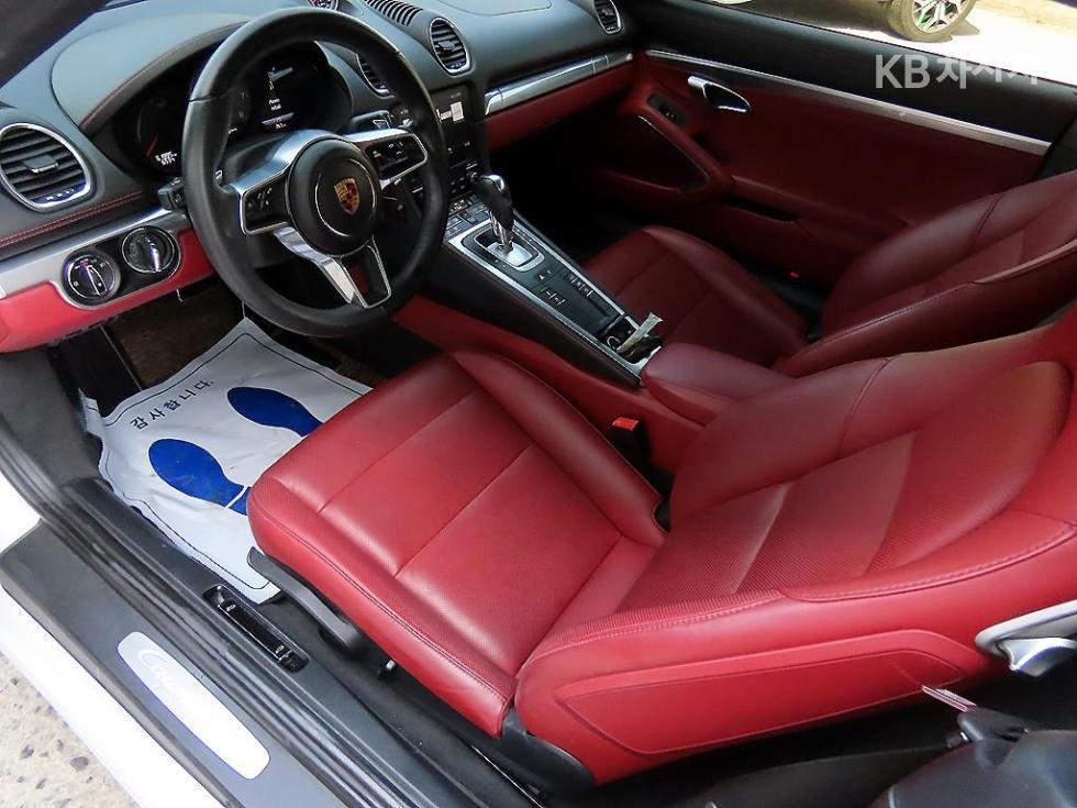 2020 - porsche cayman