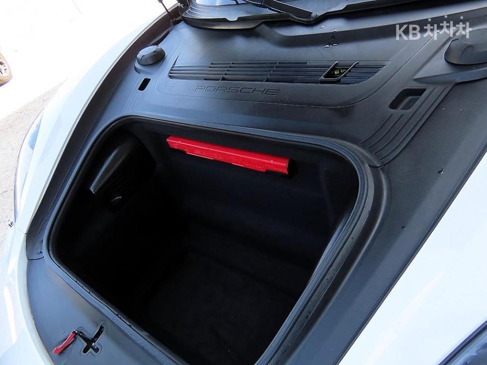2020 - porsche cayman