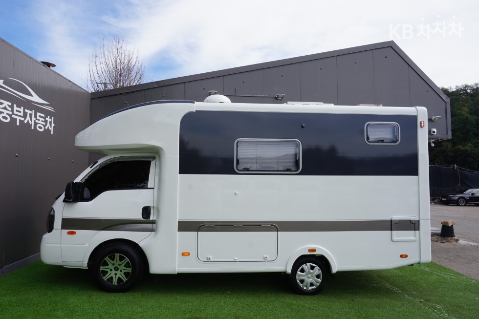 2018 - kia bongo iii