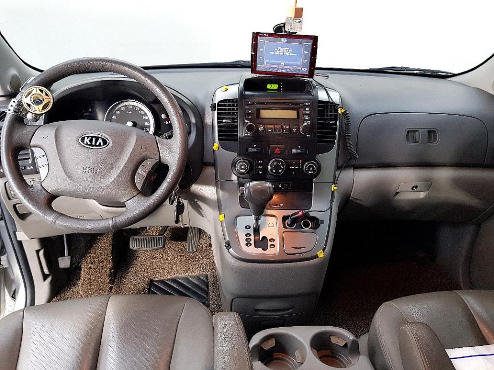 2008 - kia grand carnival