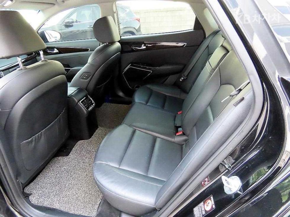 2019 - kia k7