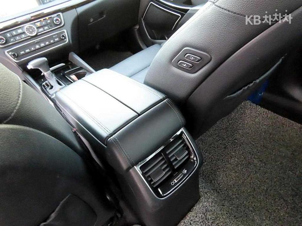 2019 - kia k7