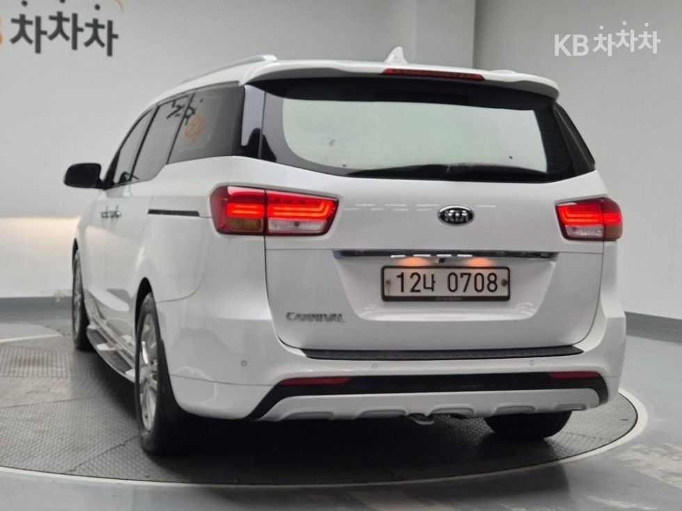 2016 - kia carnival