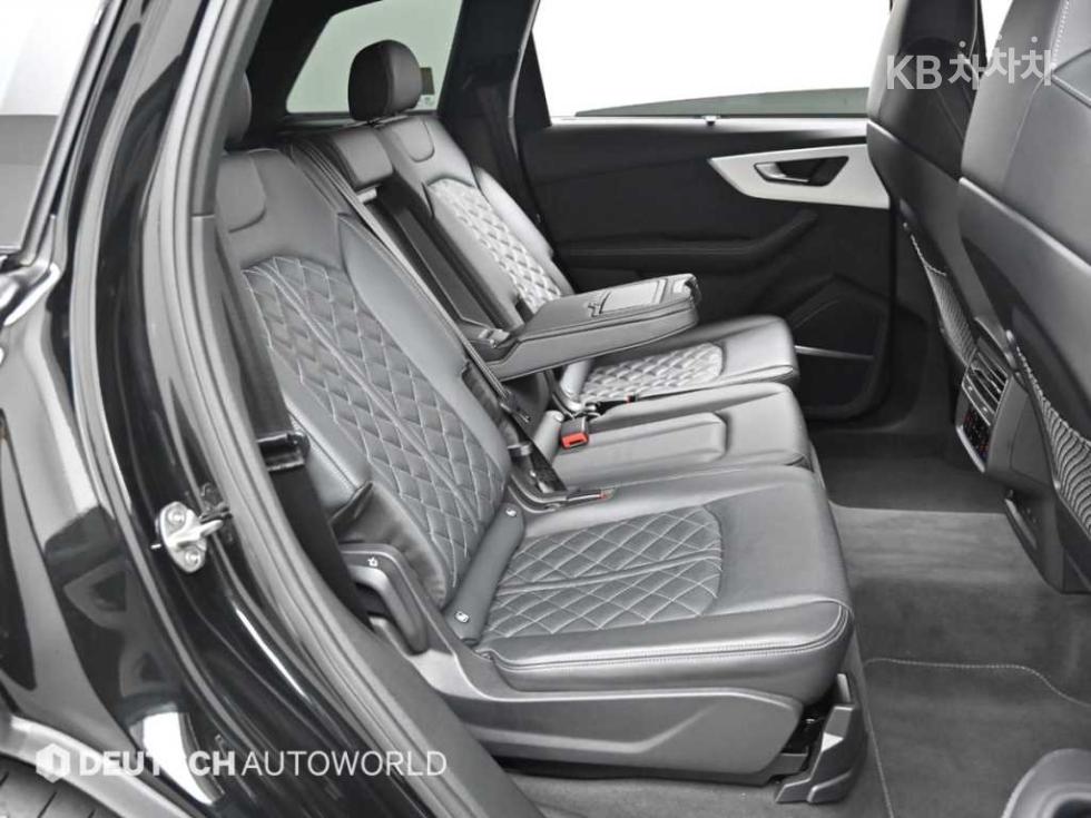 2023 - audi q7