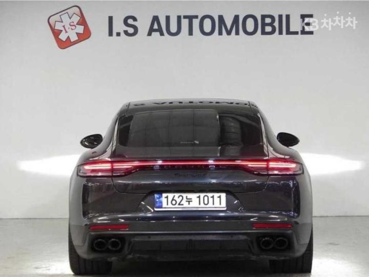 Porsche Panamera — miniaturë 2