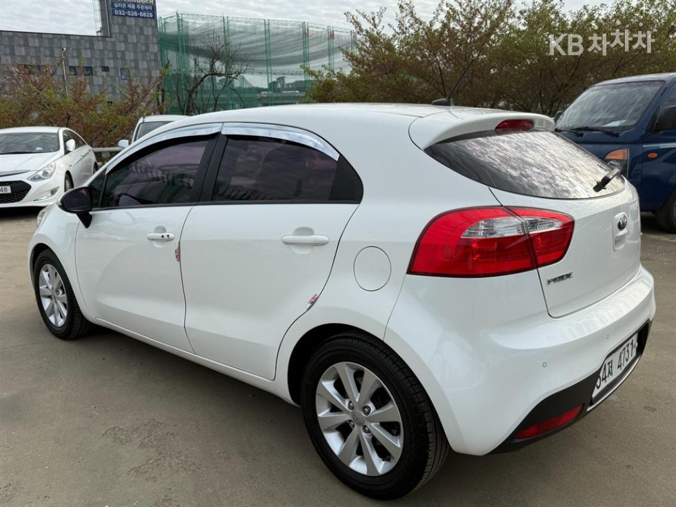 2014 - kia pride