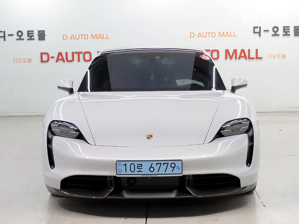 2021 - porsche taycan