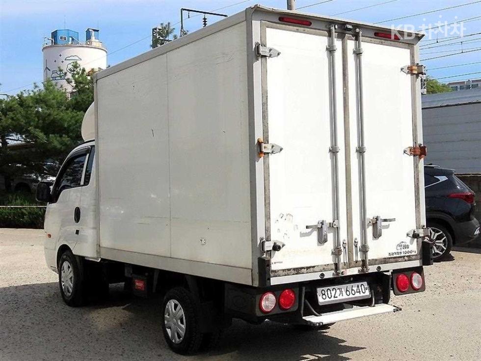 2020 - kia bongo iii