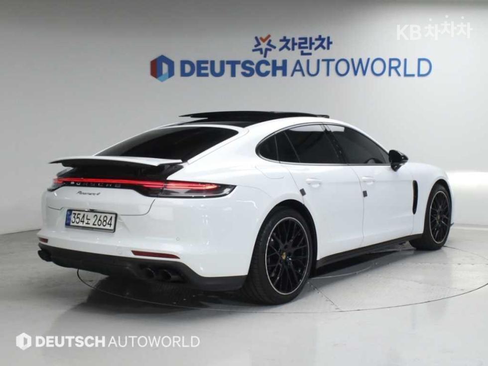 Porsche Panamera — miniaturë 2