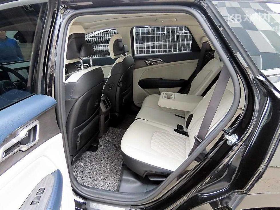 2023 - kia sportage