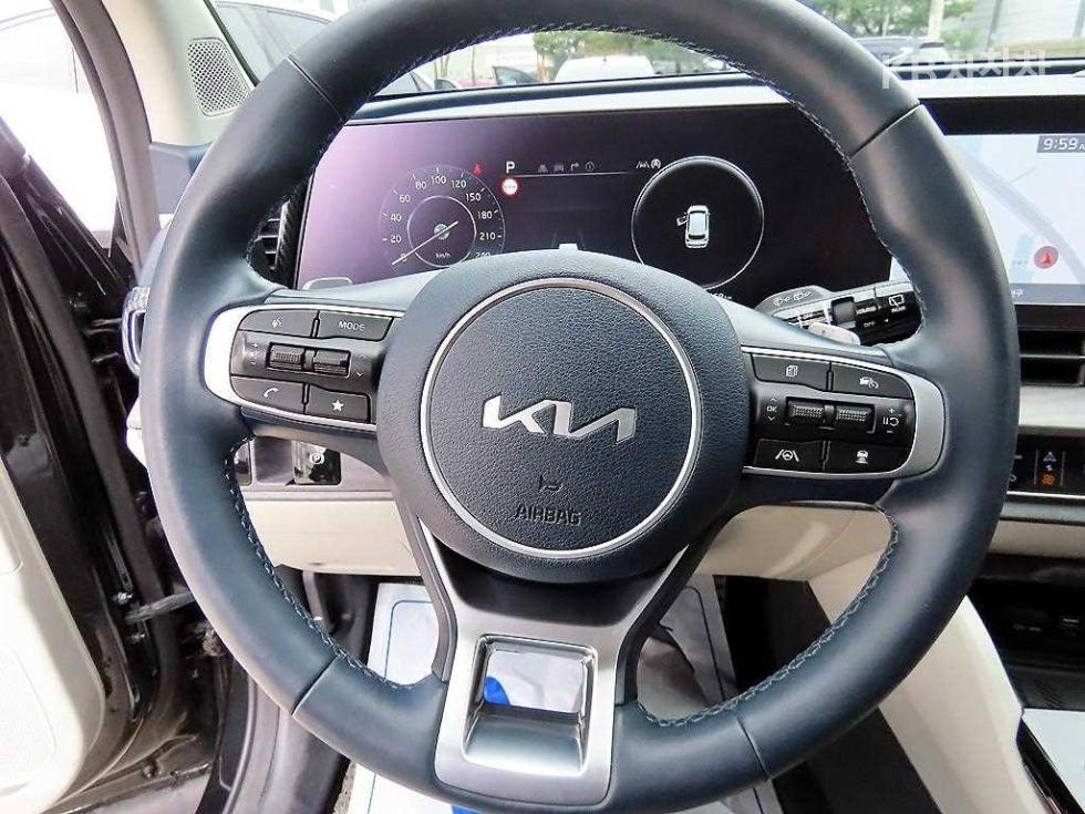2023 - kia sportage