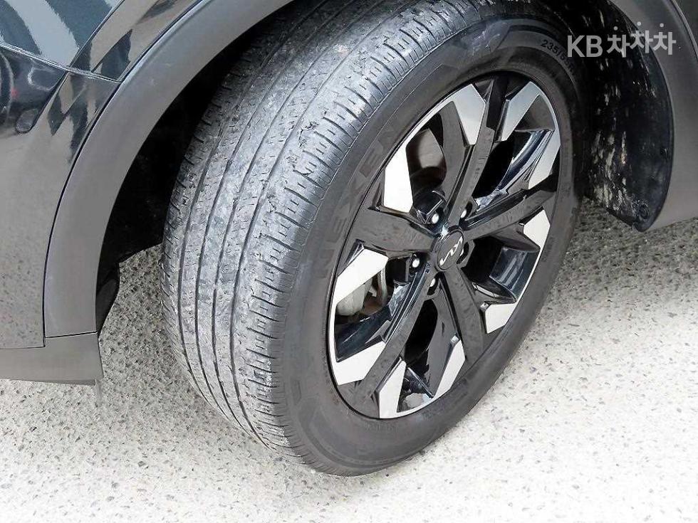 2023 - kia sportage