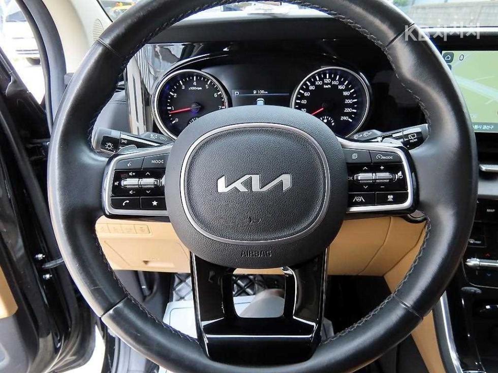 2022 - kia carnival