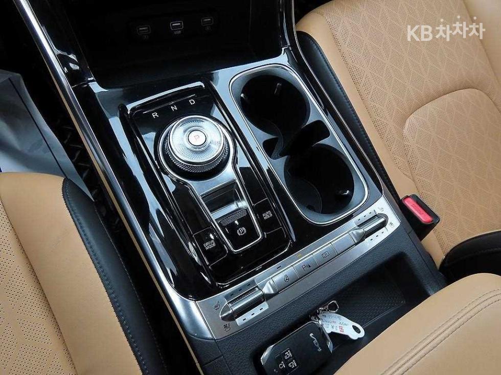 2022 - kia carnival
