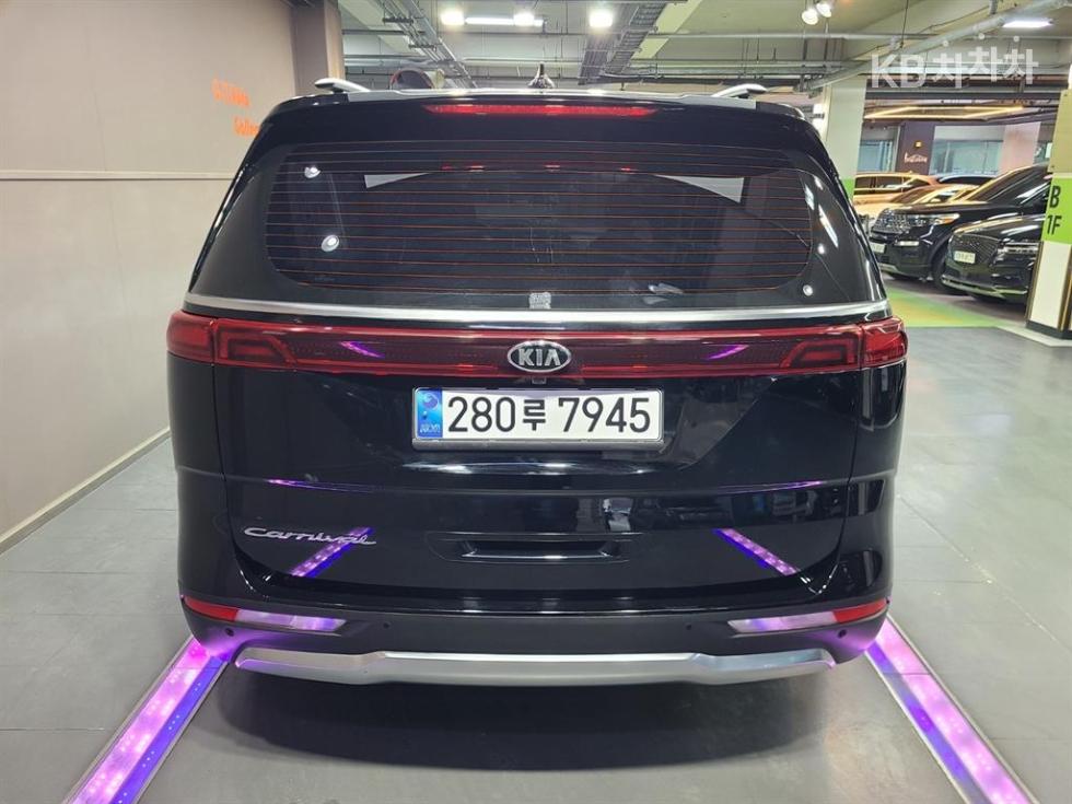 2021 - kia carnival