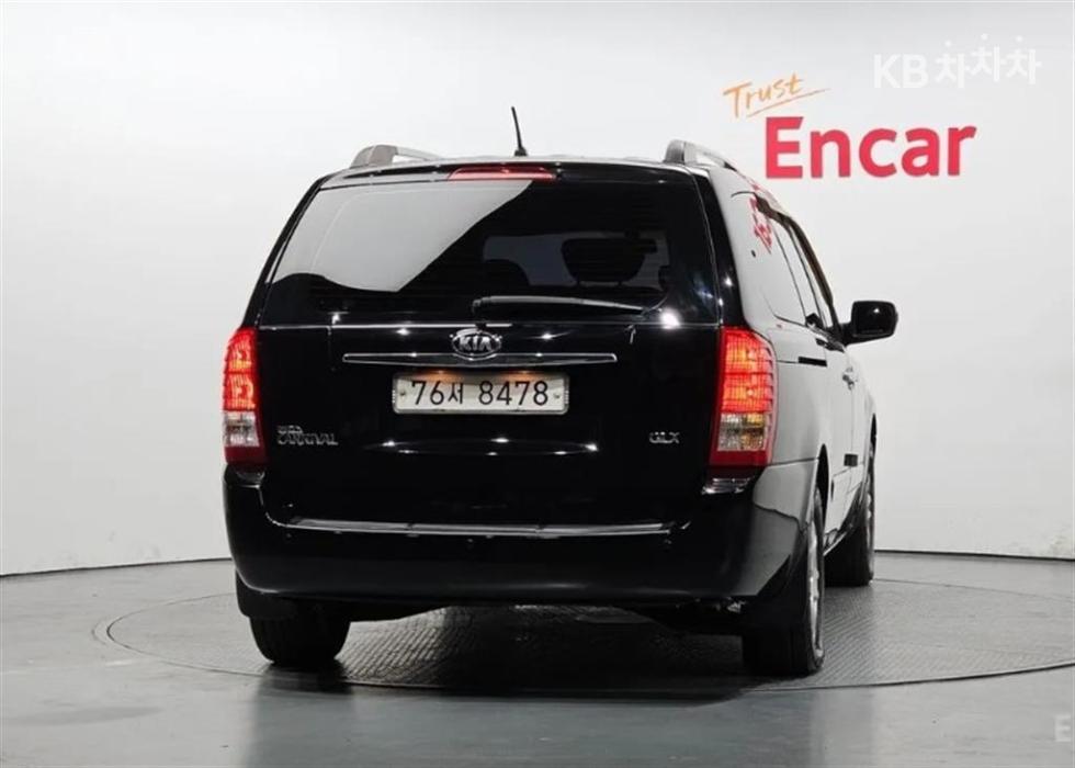 2011 - kia carnival