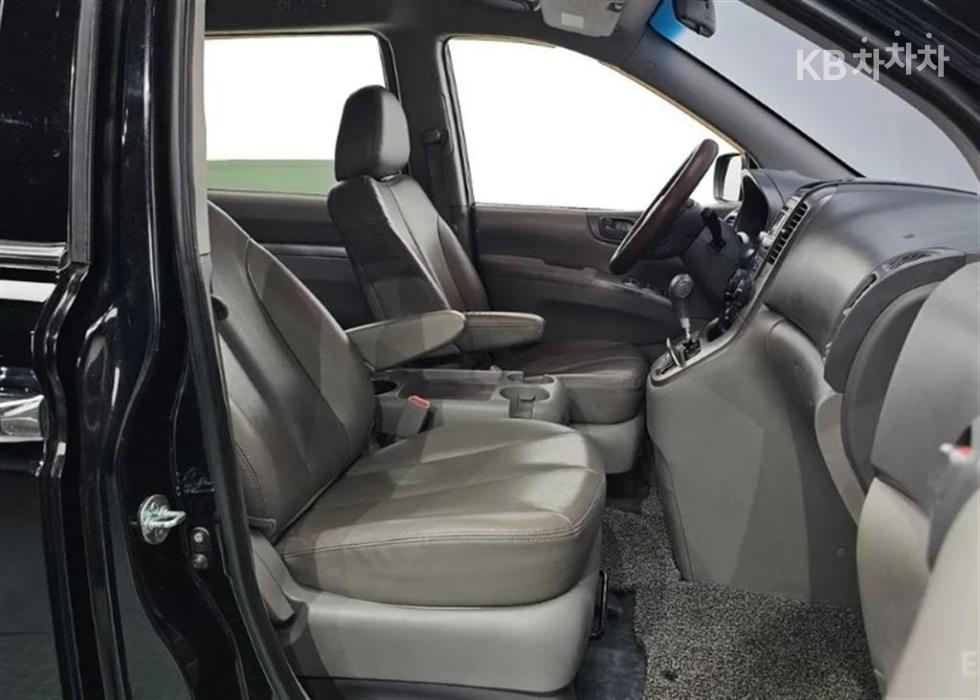2011 - kia carnival
