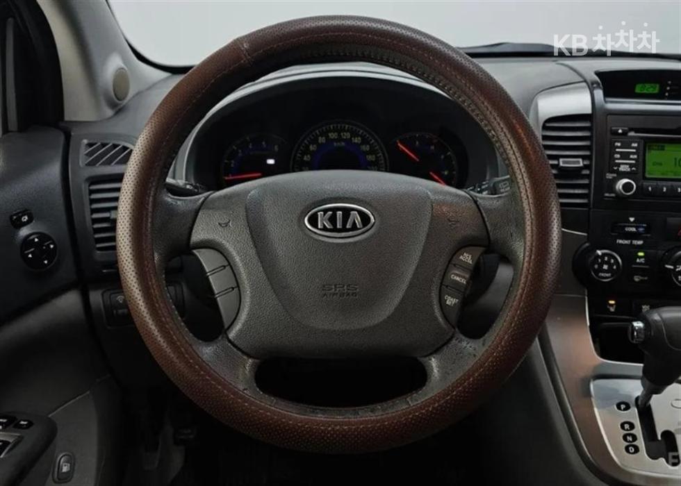 2011 - kia carnival