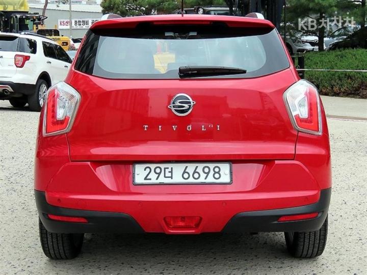 KG Mobility (Ssangyong) Tivoli Gasoline LX Premium Type 5